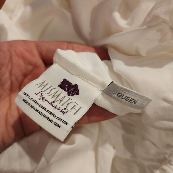 $227 Silk White Queen Sized Sheet Set